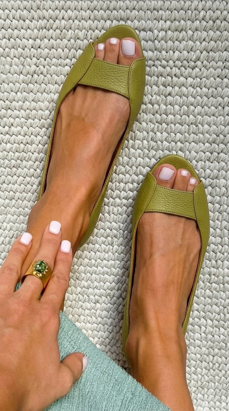 Adelina sandals in Light Green