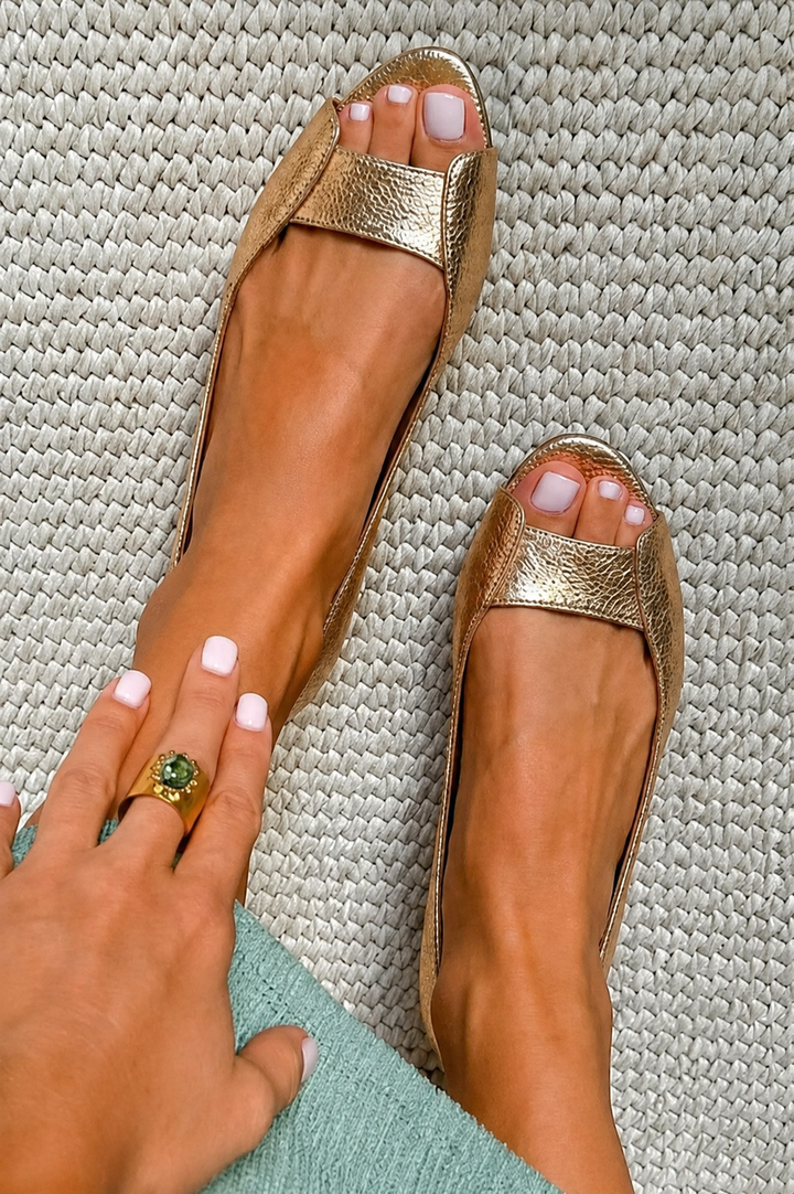 Adelina sandals in Gold