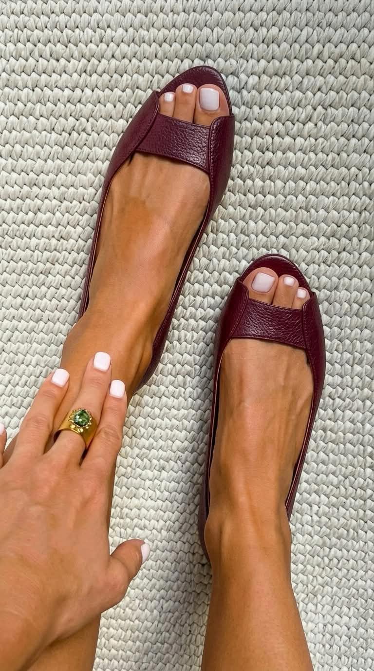 Adelina sandals in Burgundy