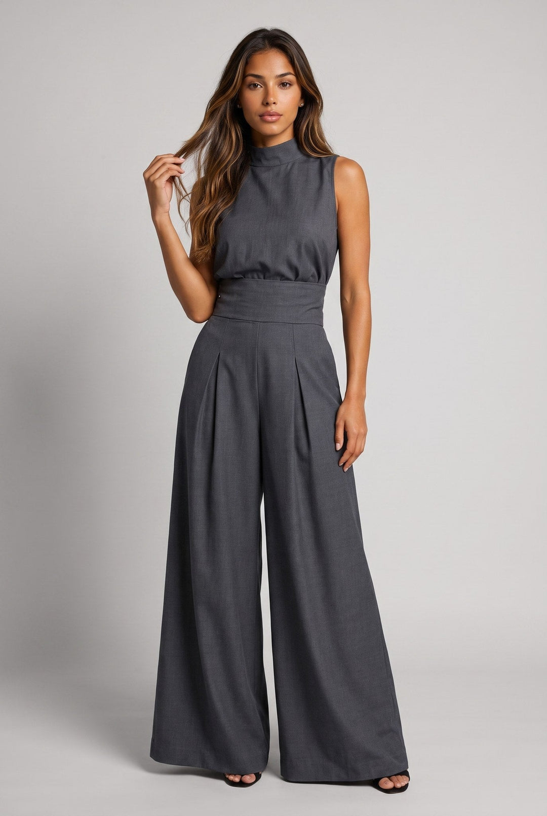 Lunaria set in grey