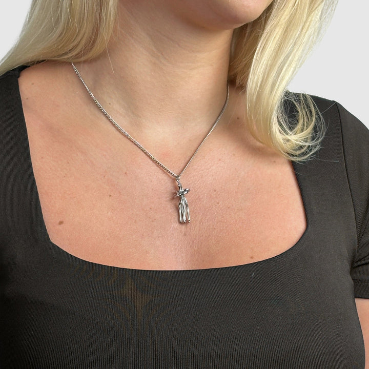 Améthysa™ – The Cuddle Necklace, a Symbol of Love and Tenderness